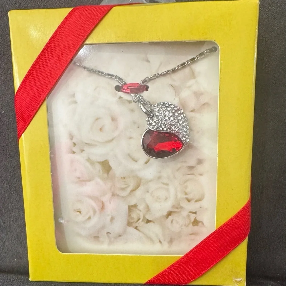 Red Crystal Rhinestone Heart Necklace - Picture 1 of 4